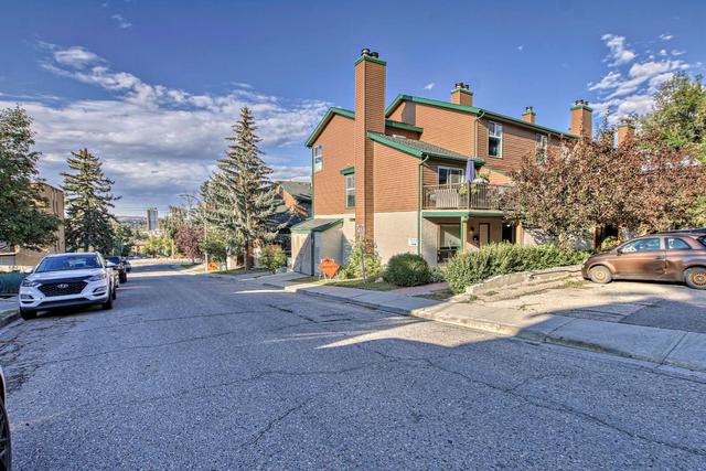 36 - 2400 15 St Sw, Home with 2 bedrooms, 1 bathrooms and 1 parking in Calgary AB | Image 40