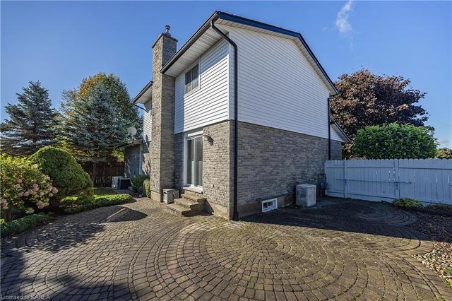 86 Windfield Cres, House detached with 3 bedrooms, 1 bathrooms and 6 parking in Kingston ON | Image 2