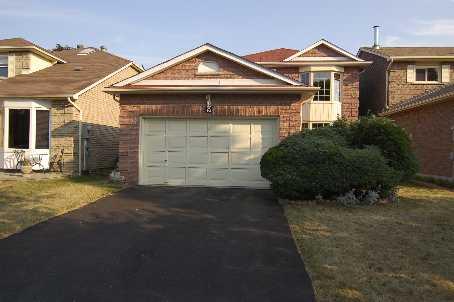 9 Halfmoon Sq, House detached with 3 bedrooms, 4 bathrooms and 4 parking in Toronto ON | Image 1