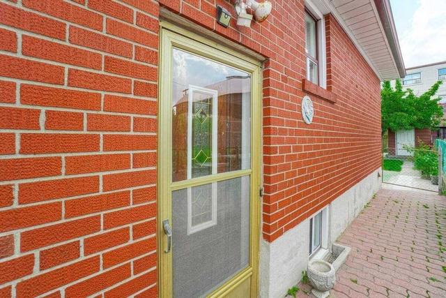 MAIN - 103 Regent Rd, House detached with 3 bedrooms, 1 bathrooms and 2 parking in North York ON | Image 16