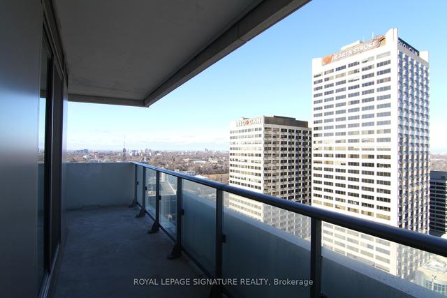 2309 - 2221 Yonge St, Condo with 2 bedrooms, 2 bathrooms and 1 parking in Toronto ON | Image 9