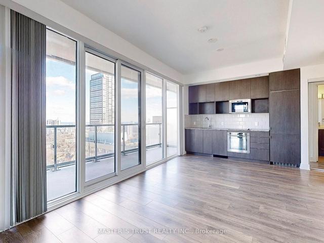 2405 - 89 Mcgill St, Condo with 2 bedrooms, 2 bathrooms and 1 parking in Toronto ON | Image 2