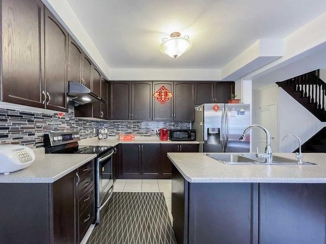 9 Hyacinth St, House attached with 4 bedrooms, 3 bathrooms and 2 parking in Markham ON | Image 4