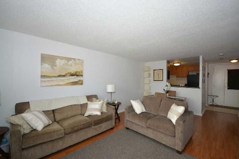 909 - 6720 Glen Erin Dr, Condo with 1 bedrooms, 1 bathrooms and 1 parking in Mississauga ON | Image 2