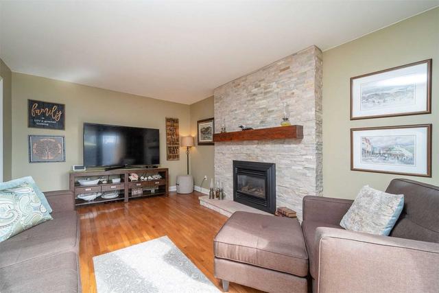 909 Lovingston Cres, House detached with 4 bedrooms, 4 bathrooms and 6 parking in Mississauga ON | Image 2