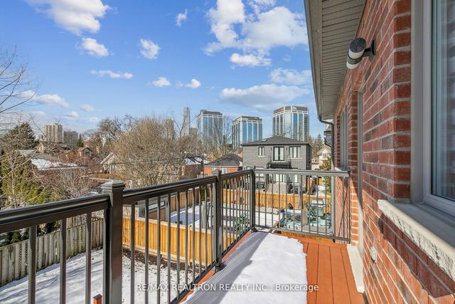 38 Eagle Rd, House detached with 4 bedrooms, 5 bathrooms and 6 parking in Etobicoke ON | Image 10