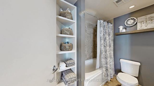 403 - 218 Queens Quay W, Condo with 1 bedrooms, 2 bathrooms and 0 parking in Toronto ON | Image 13
