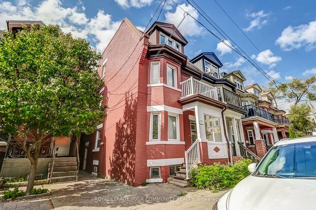 90 Beverley St, House semidetached with 5 bedrooms, 2 bathrooms and 0 parking in Toronto ON | Image 12