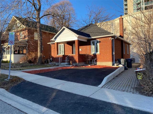 MAIN - 18 Elizabeth St N, House other with 2 bedrooms, 1 bathrooms and 1 parking in Brampton ON | Image 1