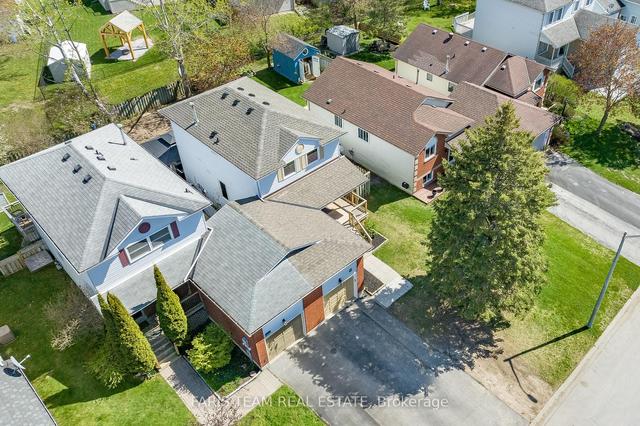 33 Donald Cres, House detached with 3 bedrooms, 2 bathrooms and 3 parking in Wasaga Beach ON | Image 12