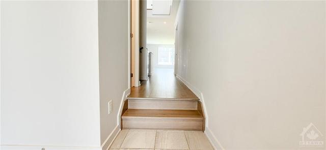 1029 Eider St, Townhouse with 3 bedrooms, 3 bathrooms and 2 parking in Ottawa ON | Image 2