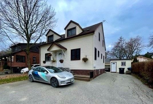 MAIN - 26 John St S, House detached with 2 bedrooms, 1 bathrooms and 1 parking in Mississauga ON | Image 1