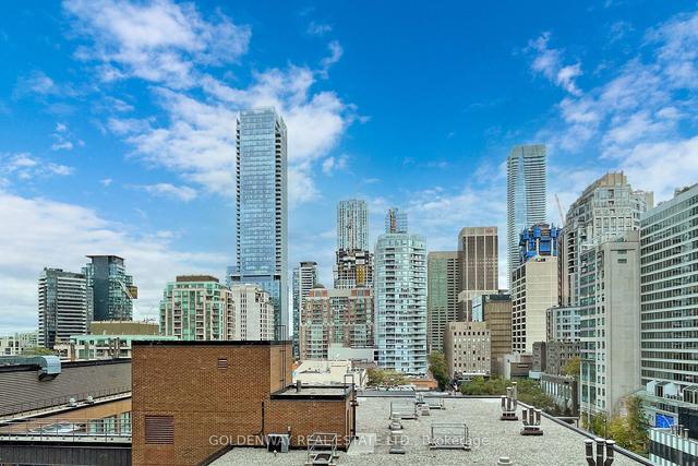 1804 - 188 Cumberland St, Condo with 2 bedrooms, 2 bathrooms and 1 parking in Toronto ON | Image 6
