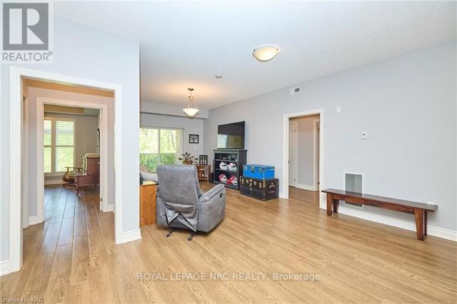 330 - 8111 Forest Glen Dr, Condo with 2 bedrooms, 2 bathrooms and 2 parking in Niagara Falls ON | Image 2
