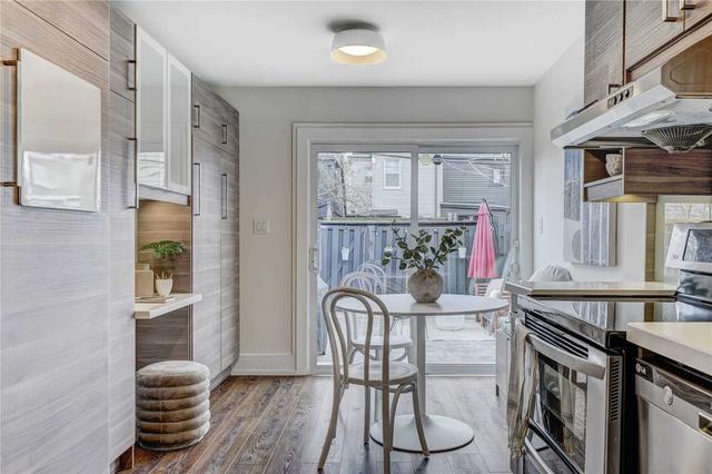 90 Ashdale Ave, House semidetached with 3 bedrooms, 2 bathrooms and 1 parking in Toronto ON | Image 2