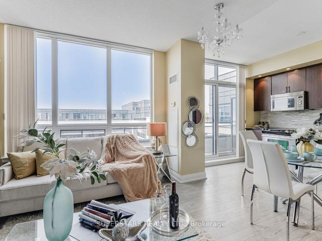 PH16 - 372 Highway 7, Condo with 3 bedrooms, 3 bathrooms and 1 parking in Richmond Hill ON | Image 3