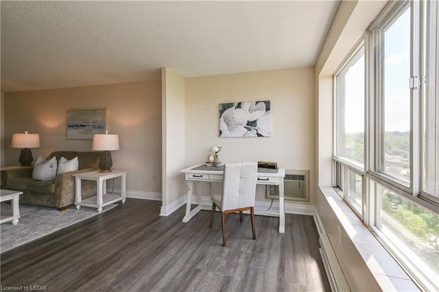 909 - 95 Base Line Rd W, House attached with 2 bedrooms, 2 bathrooms and 2 parking in London ON | Image 7