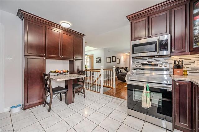 9 Hunters Lane, House detached with 6 bedrooms, 3 bathrooms and 6 parking in Guelph ON | Image 2