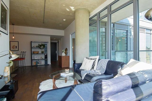 909 - 650 King St W, Condo with 2 bedrooms, 1 bathrooms and 1 parking in Toronto ON | Image 4