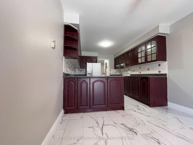 MAIN - 34 Erla Crt, House detached with 3 bedrooms, 3 bathrooms and 3 parking in Markham ON | Image 24