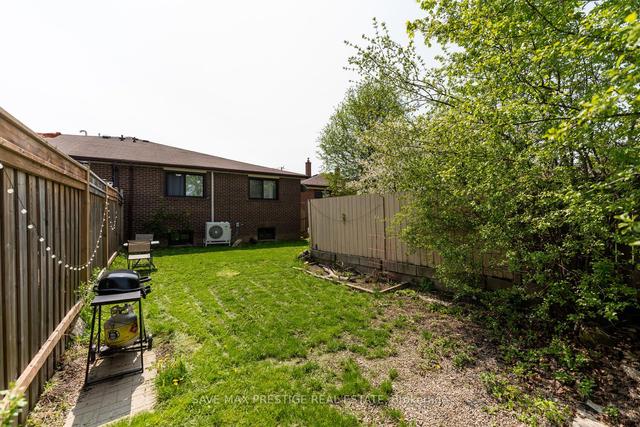 90 Archibald St, House semidetached with 3 bedrooms, 2 bathrooms and 3 parking in Brampton ON | Image 35