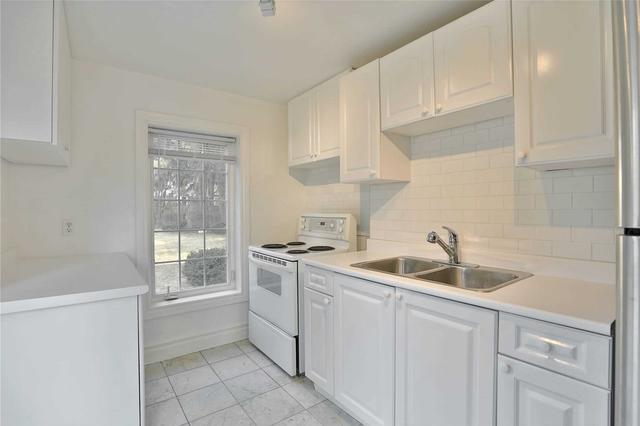 MAIN - 2323 Ontario St, House detached with 2 bedrooms, 1 bathrooms and 2 parking in Oakville ON | Image 6