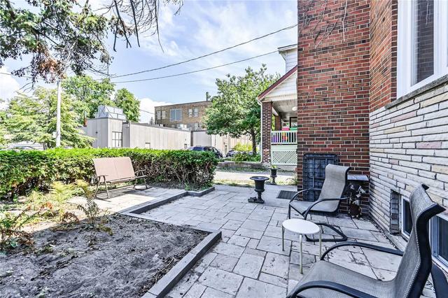 MAIN - 163 Simpson Ave, House detached with 2 bedrooms, 1 bathrooms and 1 parking in Toronto ON | Image 14