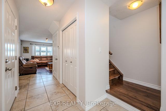 16 Creighton Ave, House detached with 3 bedrooms, 4 bathrooms and 4 parking in Guelph ON | Image 37