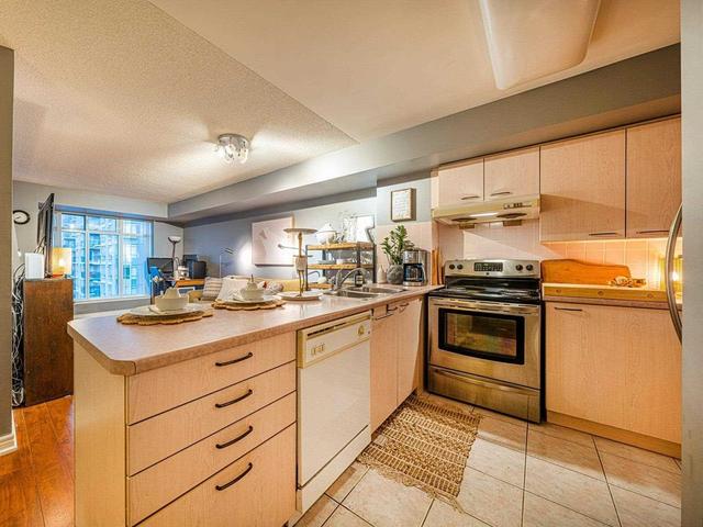 909 - 135 Pond Dr, Condo with 1 bedrooms, 1 bathrooms and 2 parking in Thornhill ON | Image 5