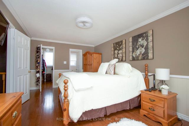 909 Kingsley Crt, House detached with 4 bedrooms, 4 bathrooms and 4 parking in Oshawa ON | Image 15