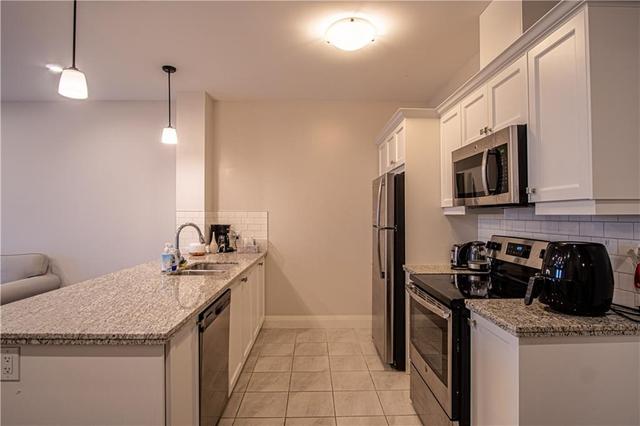 919 - 118 King St E, Condo with 1 bedrooms, 1 bathrooms and 1 parking in Hamilton ON | Image 2