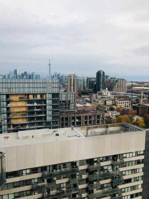 PH03 - 38 Joe Shuster Way, Condo with 1 bedrooms, 2 bathrooms and 1 parking in Toronto ON | Image 2
