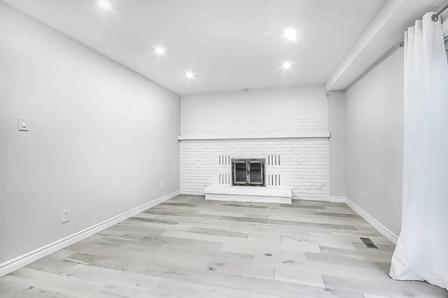 MAIN - 1087 Orchard Rd, House detached with 2 bedrooms, 1 bathrooms and 2 parking in Mississauga ON | Image 14