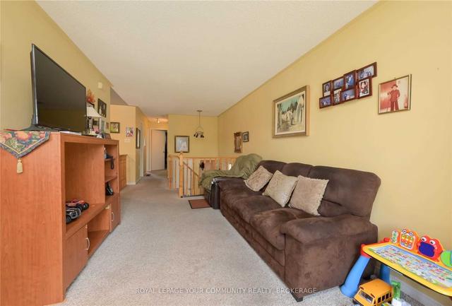 90 Barre Dr, House detached with 2 bedrooms, 2 bathrooms and 4 parking in Barrie ON | Image 6