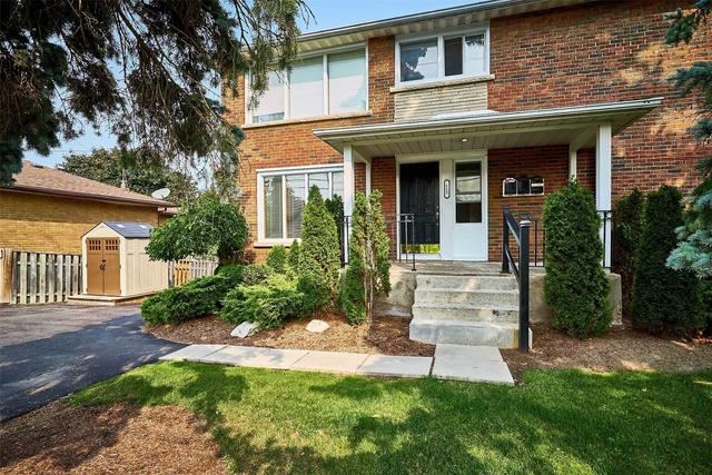 MAIN - 123 Wilson Rd N, House detached with 2 bedrooms, 1 bathrooms and 2 parking in Oshawa ON | Image 1