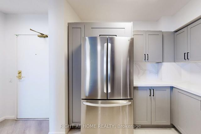 PH-201 - 1 Emerald Lane, Condo with 2 bedrooms, 2 bathrooms and 1 parking in Thornhill ON | Image 4