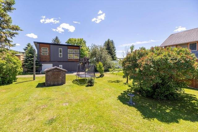 1022 10th Ave, House detached with 3 bedrooms, 1 bathrooms and 4 parking in Fernie BC | Image 28