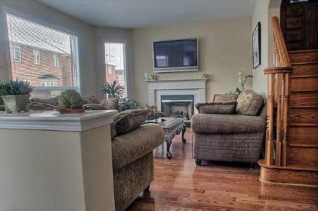 886 Yates Dr, House detached with 4 bedrooms, 3 bathrooms and 2 parking in Milton ON | Image 4