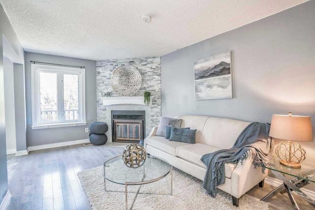 MAIN - 10 Blake Crt, House detached with 3 bedrooms, 3 bathrooms and 2 parking in Ajax ON | Image 7