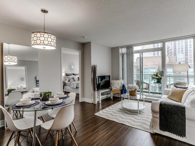 PH2 - 15 Michael Power Pl, Condo with 2 bedrooms, 2 bathrooms and 1 parking in Etobicoke ON | Image 3