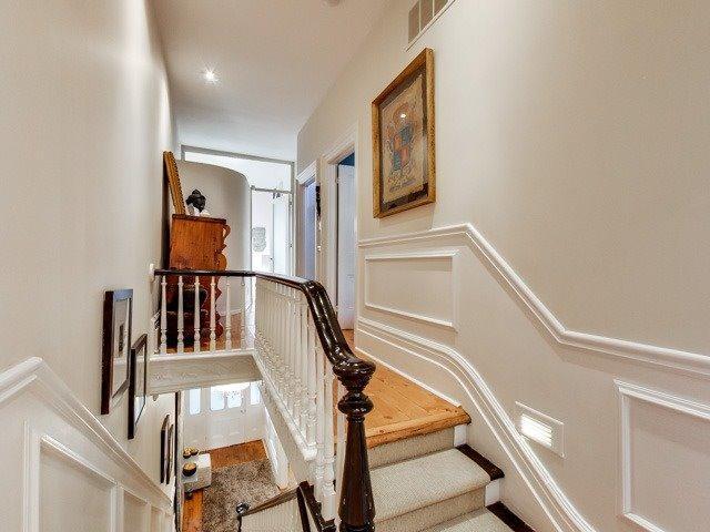 MAIN - 205 Seaton St, House semidetached with 4 bedrooms, 2 bathrooms and 1 parking in Toronto ON | Image 11