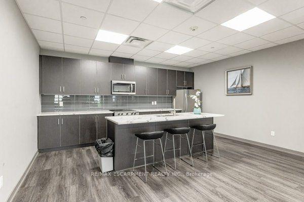 103 - 81 Robinson St, Condo with 2 bedrooms, 2 bathrooms and 1 parking in Hamilton ON | Image 11