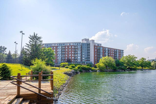 PH15 - 30 Blue Springs Dr, Condo with 2 bedrooms, 2 bathrooms and 2 parking in Waterloo ON | Image 1