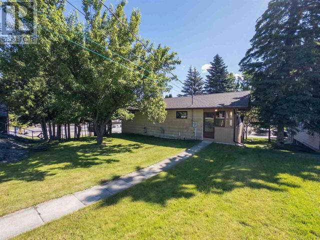 606 3 Rd Ave S, House detached with 3 bedrooms, 2 bathrooms and null parking in Kenora ON | Image 2