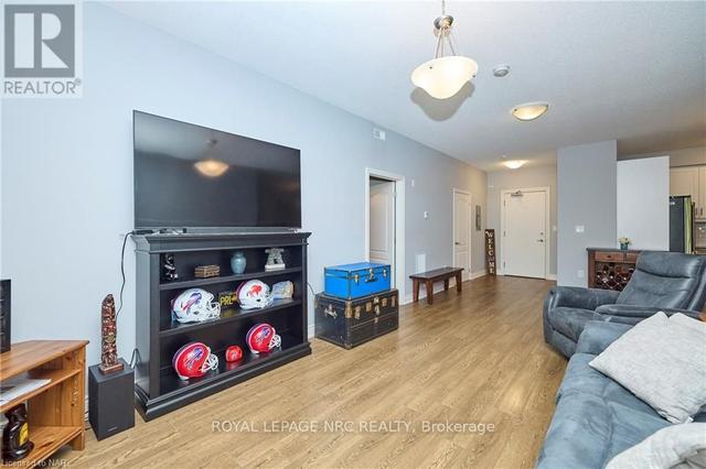 330 - 8111 Forest Glen Dr, Condo with 2 bedrooms, 2 bathrooms and 2 parking in Niagara Falls ON | Image 3