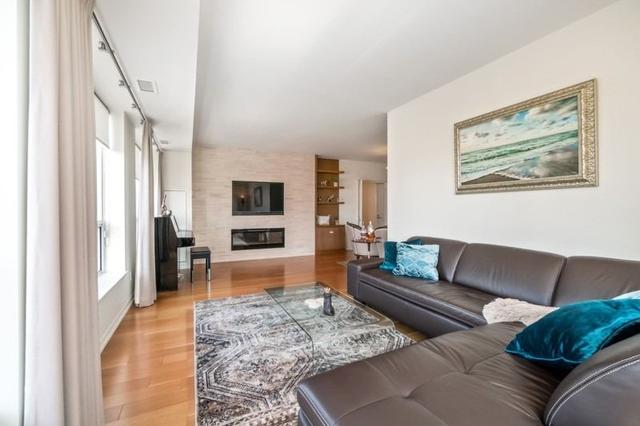 909 - 168 King St E, Condo with 3 bedrooms, 2 bathrooms and 2 parking in Toronto ON | Image 36