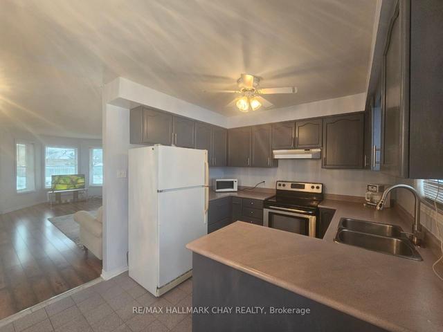 MAIN - 23 Morton Cres, House detached with 2 bedrooms, 1 bathrooms and 2 parking in Barrie ON | Image 2