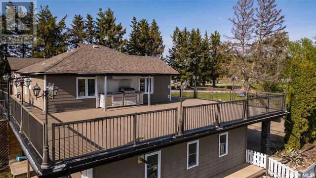1010 Riverside Dr, House detached with 5 bedrooms, 3 bathrooms and null parking in Prince Albert SK | Image 37