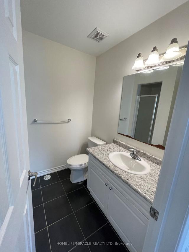 556 Goldenrod Ln, Townhouse with 2 bedrooms, 3 bathrooms and 2 parking in Kitchener ON | Image 3