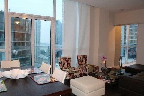 PH04 - 352 Front St W, Condo with 2 bedrooms, 2 bathrooms and 1 parking in Toronto ON | Image 7